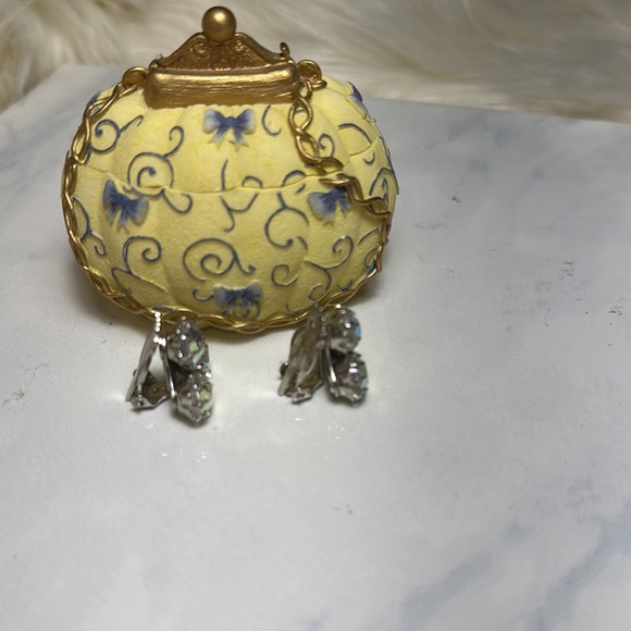 Golden Sparkle Crystal Bead Cluster Earrings Clip On - Picture 10 of 12